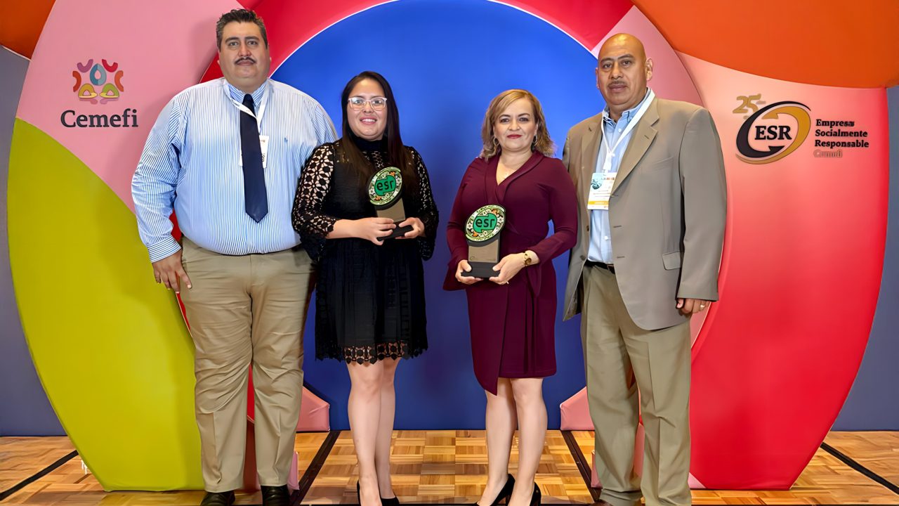 ¡Autlán recibe por 16º año consecutivo el Distintivo ESR!