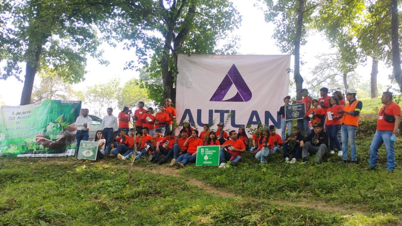Autlán impulsa la reforestación y restauración ambiental en Hidalgo